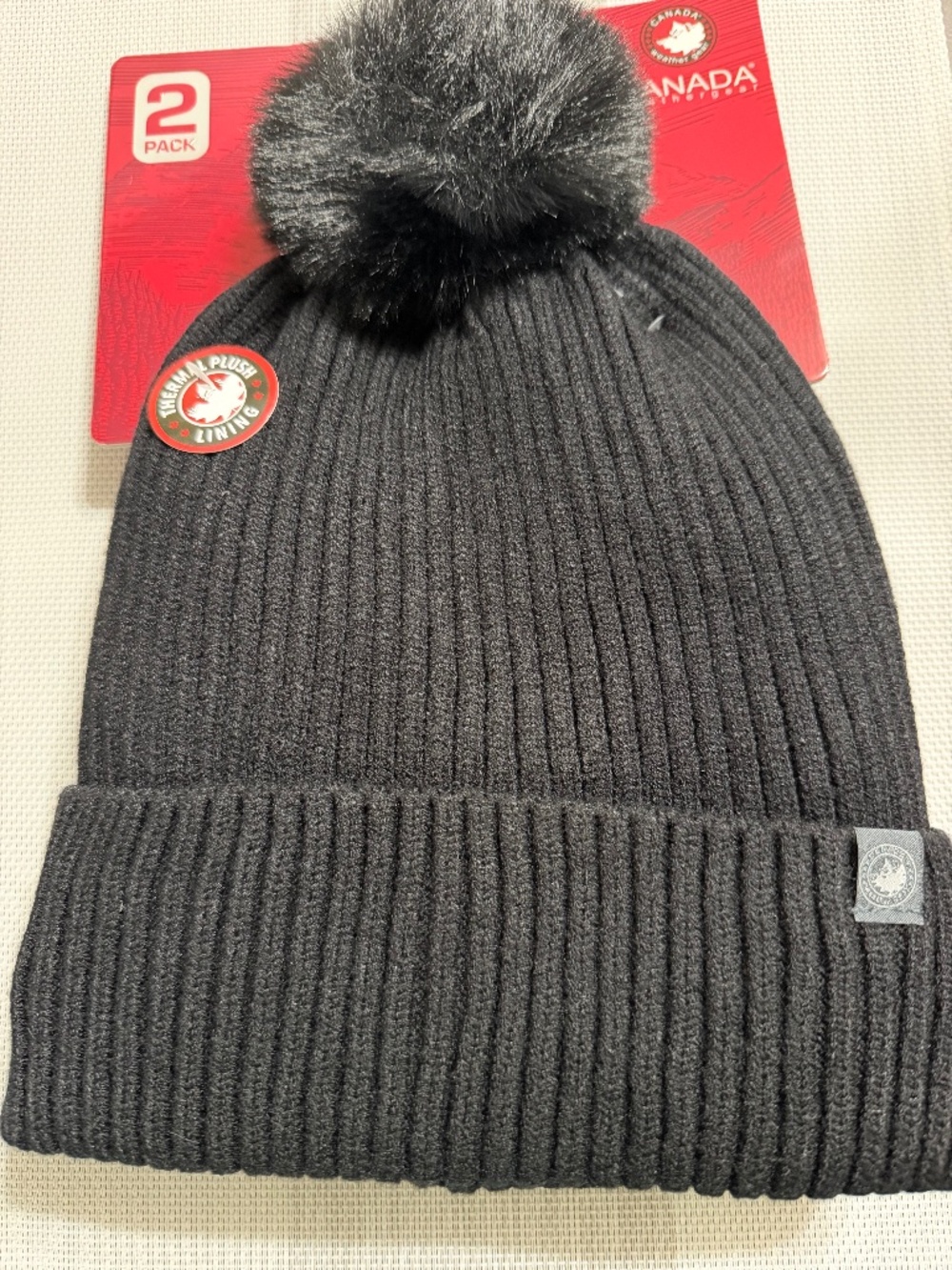 Canada Weather Gear Women’s Beanie. Black/Purple